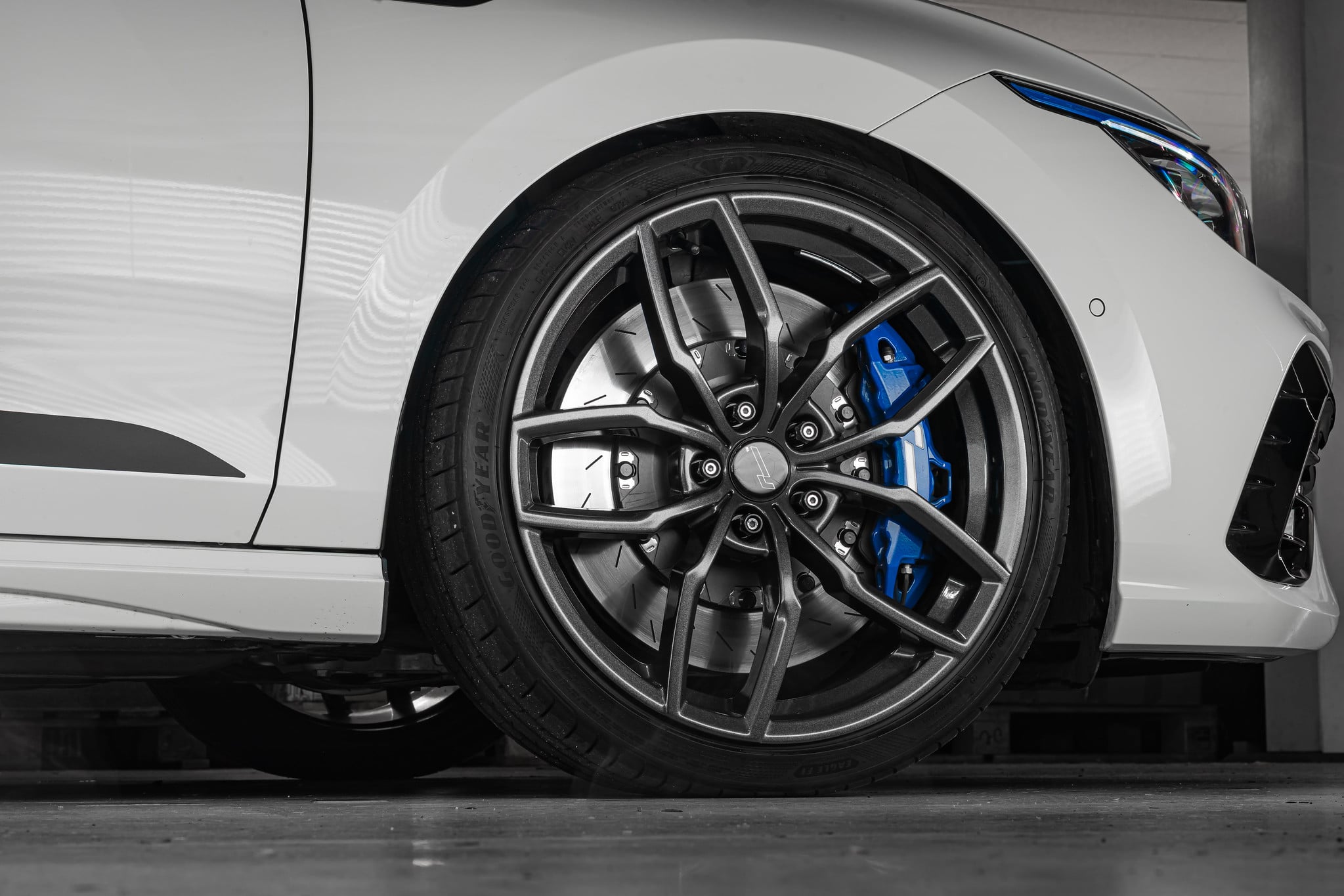 Racingline Spring And Damper Kit - Golf Mk8 'R' Hatch 3 Racingline Spring And Damper Kit - Golf Mk8 'R' Hatch - Image 3