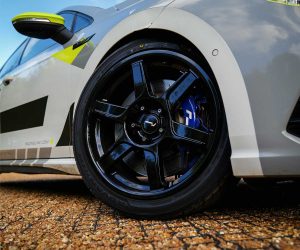 Racingline Vwr R-06 18X8.5 (Et44) Flow Formed Gloss Black Wheel 17 Vwr610400 7
