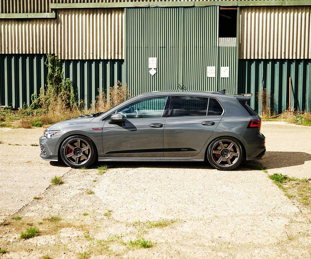 Racingline Vwr R-06 18X8.5 (Et44) Flow Formed Gloss Gunmetal Wheel 15 Racingline Vwr R-06 18X8.5 (Et44) Flow Formed Gloss Gunmetal Wheel - Image 15